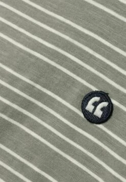 NAME IT Regular Fit - T-Shirt Print - Dried Sage -NAME IT Winkel 31ee4740f2224f29819441233c209e0f