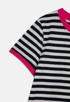 NAME IT Nkfvilea 2 Pack - T-Shirt Print - Dark Sapphire -NAME IT Winkel 367be91ba2d446048b6f8e3ffc2550d9 scaled