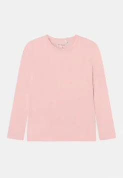 NAME IT Nkftop 2 Pack - Longsleeve - Barely Pink 6 NAME IT Nkftop 2 Pack - Longsleeve - Barely Pink -NAME IT Winkel 854a5fb389584a08aefa4ecfb28afbd3 scaled