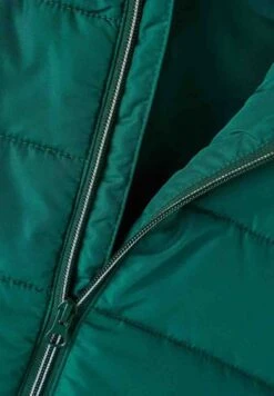 NAME IT Puffer - Bodywarmer - Forest Biome -NAME IT Winkel 8c055a32cdc74971b8f07953b7b8f88a