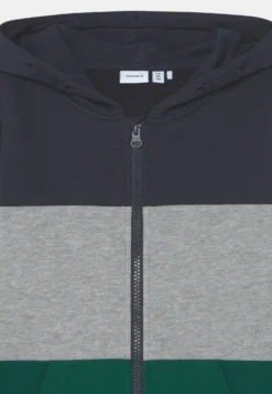 NAME IT Nkmtasmus - Sweater Met Rits - Forest Biome 5 NAME IT Nkmtasmus - Sweater Met Rits - Forest Biome -NAME IT Winkel 91283f5465e04f82a007c43b2d024a86 scaled